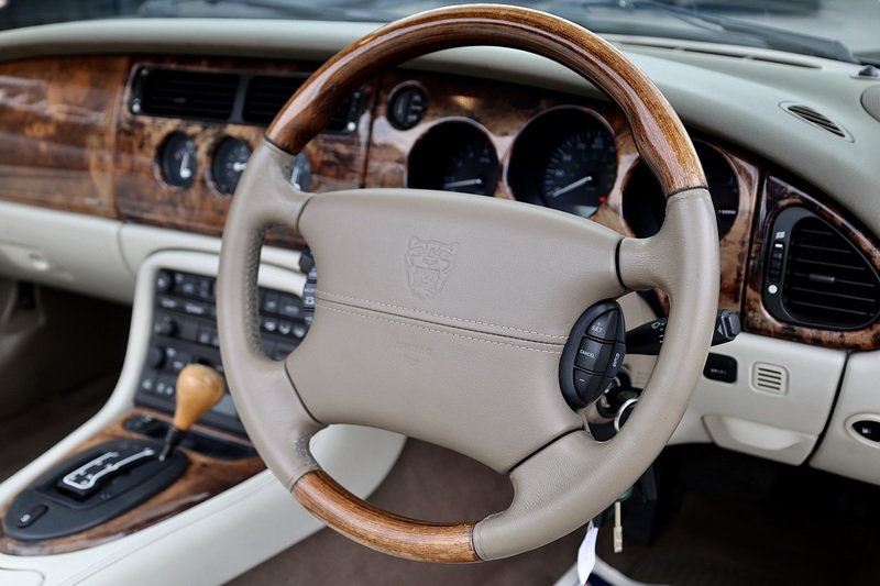 Jaguar XK8 Convertible XK8 Convertible 4.2 2dr Convertible Automatic Petrol Image 14