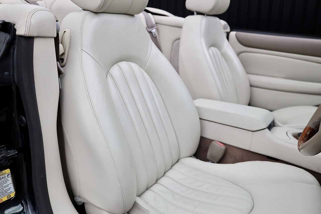 Jaguar XK8 Convertible XK8 Convertible 4.2 2dr Convertible Automatic Petrol - Large 15