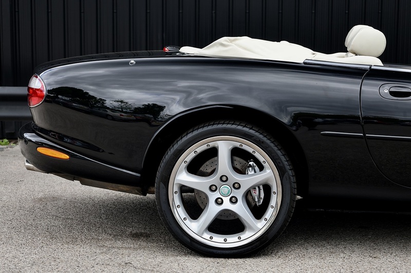 Jaguar XK8 Convertible XK8 Convertible 4.2 2dr Convertible Automatic Petrol Image 20