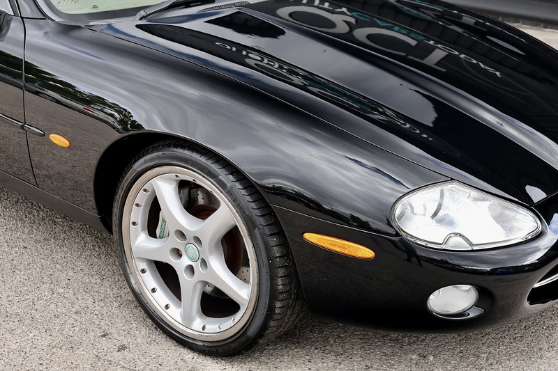Jaguar XK8 Convertible XK8 Convertible 4.2 2dr Convertible Automatic Petrol Image 22