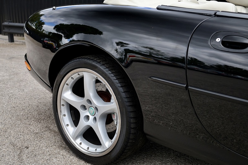 Jaguar XK8 Convertible XK8 Convertible 4.2 2dr Convertible Automatic Petrol Image 19