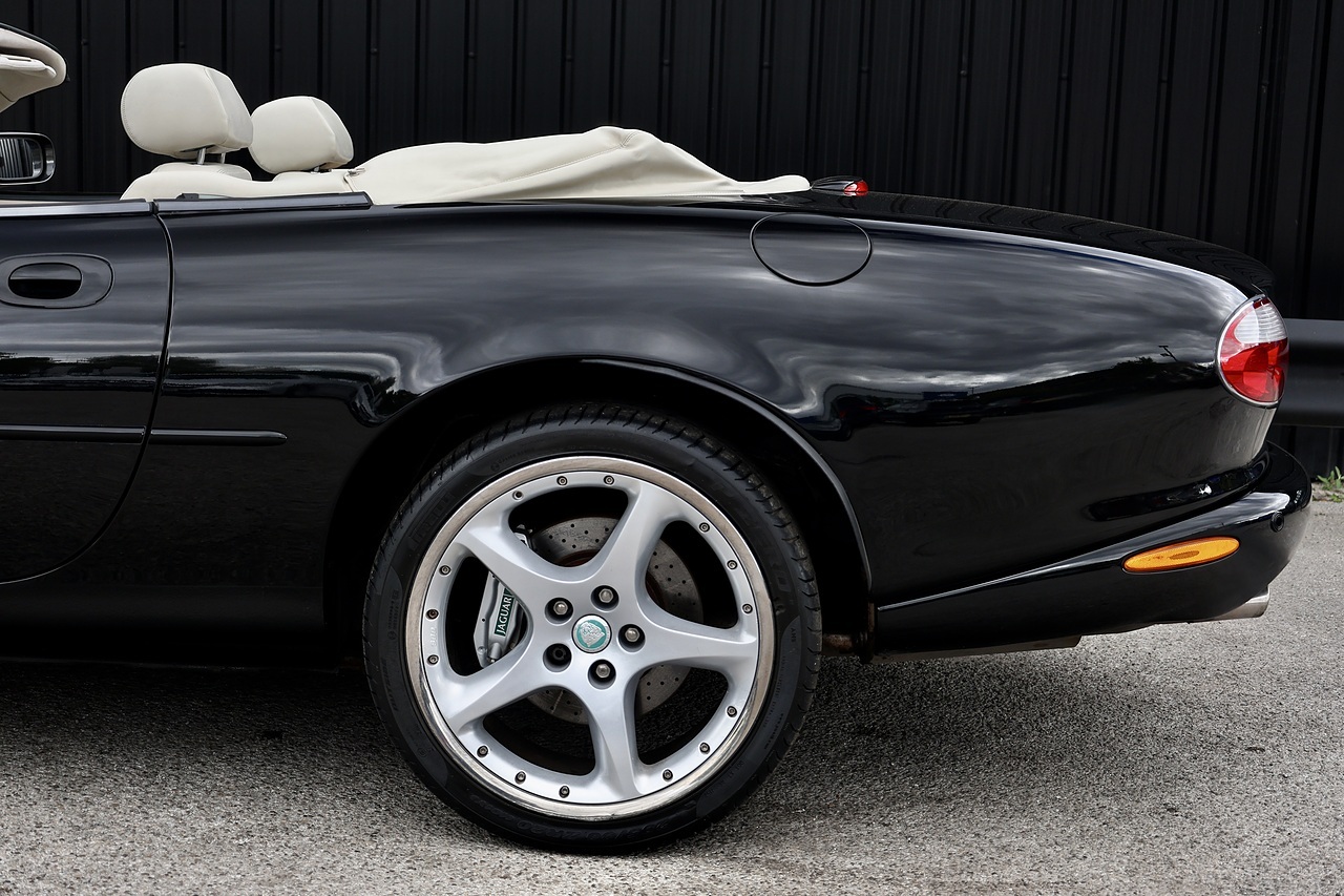 Jaguar XK8 Convertible XK8 Convertible 4.2 2dr Convertible Automatic Petrol - Large 29