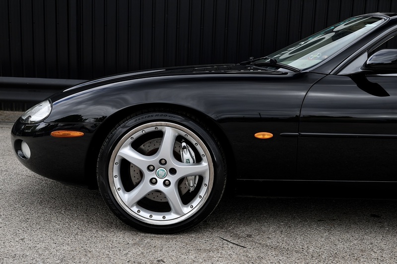 Jaguar XK8 Convertible XK8 Convertible 4.2 2dr Convertible Automatic Petrol Image 28