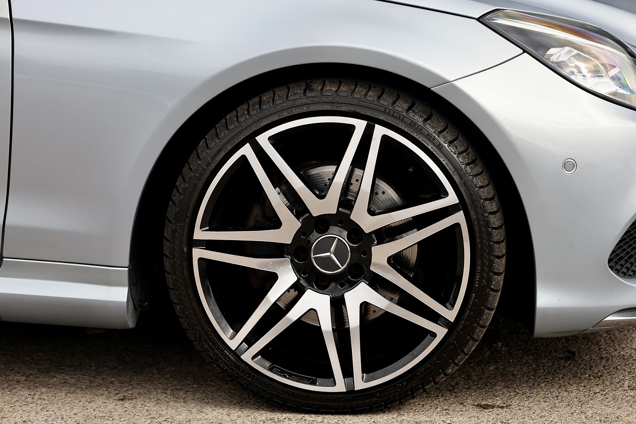 Mercedes-Benz E220 CDI AMG Sport Convertible Full Service History + Rare Spec + Previously Sold by Ourselves - Large 41
