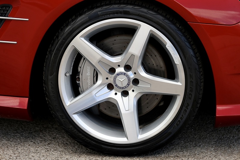 Mercedes-Benz SL 400 AMG Sport 2 Former Keepers + 11 Mercedes Main Dealer Services Image 22