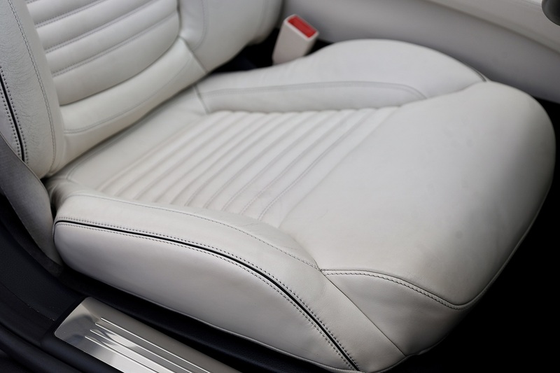 Mercedes-Benz SL 400 AMG Sport 2 Former Keepers + 11 Mercedes Main Dealer Services Image 26