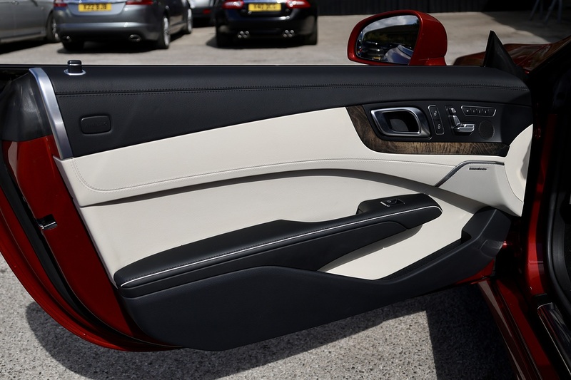 Mercedes-Benz SL 400 AMG Sport 2 Former Keepers + 11 Mercedes Main Dealer Services Image 28