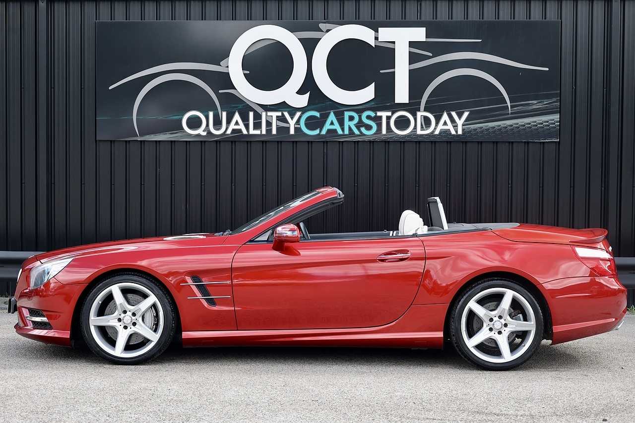 Mercedes-Benz SL 400 AMG Sport 2 Former Keepers + 11 Mercedes Main Dealer Services - Large 1