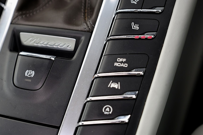 Porsche Macan 1 Lady Owner + £9,500 Cost Options + Beautiful Condition Image 20