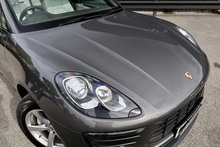Porsche Macan 1 Lady Owner + £9,500 Cost Options + Beautiful Condition - Thumb 12