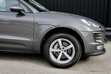 Porsche Macan 1 Lady Owner + £9,500 Cost Options + Beautiful Condition - Thumb 26