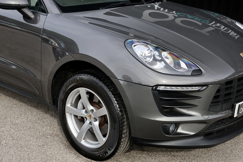 Porsche Macan 1 Lady Owner + £9,500 Cost Options + Beautiful Condition Image 27