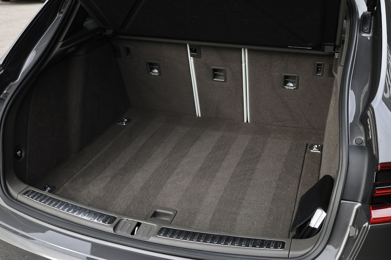 Porsche Macan 1 Lady Owner + £9,500 Cost Options + Beautiful Condition - Large 13