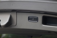 Porsche Macan 1 Lady Owner + £9,500 Cost Options + Beautiful Condition - Thumb 37