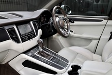 Porsche Macan 1 Lady Owner + £9,500 Cost Options + Beautiful Condition - Thumb 7