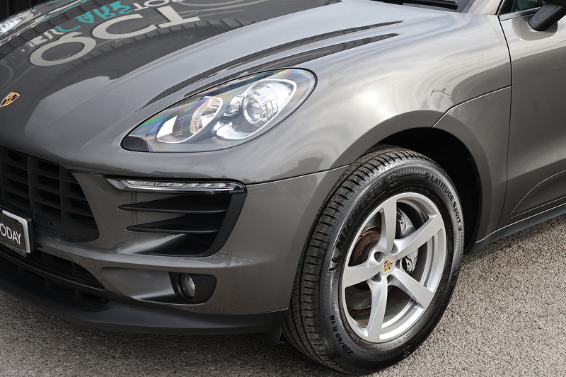 Porsche Macan 1 Lady Owner + £9,500 Cost Options + Beautiful Condition Image 31