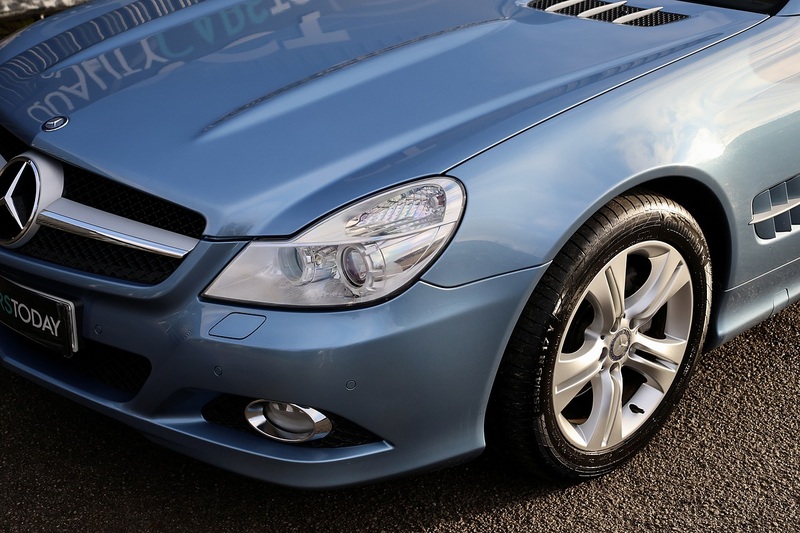 Mercedes-Benz SL 350 SL 350 Convertible 3.5 Automatic Petrol Image 31