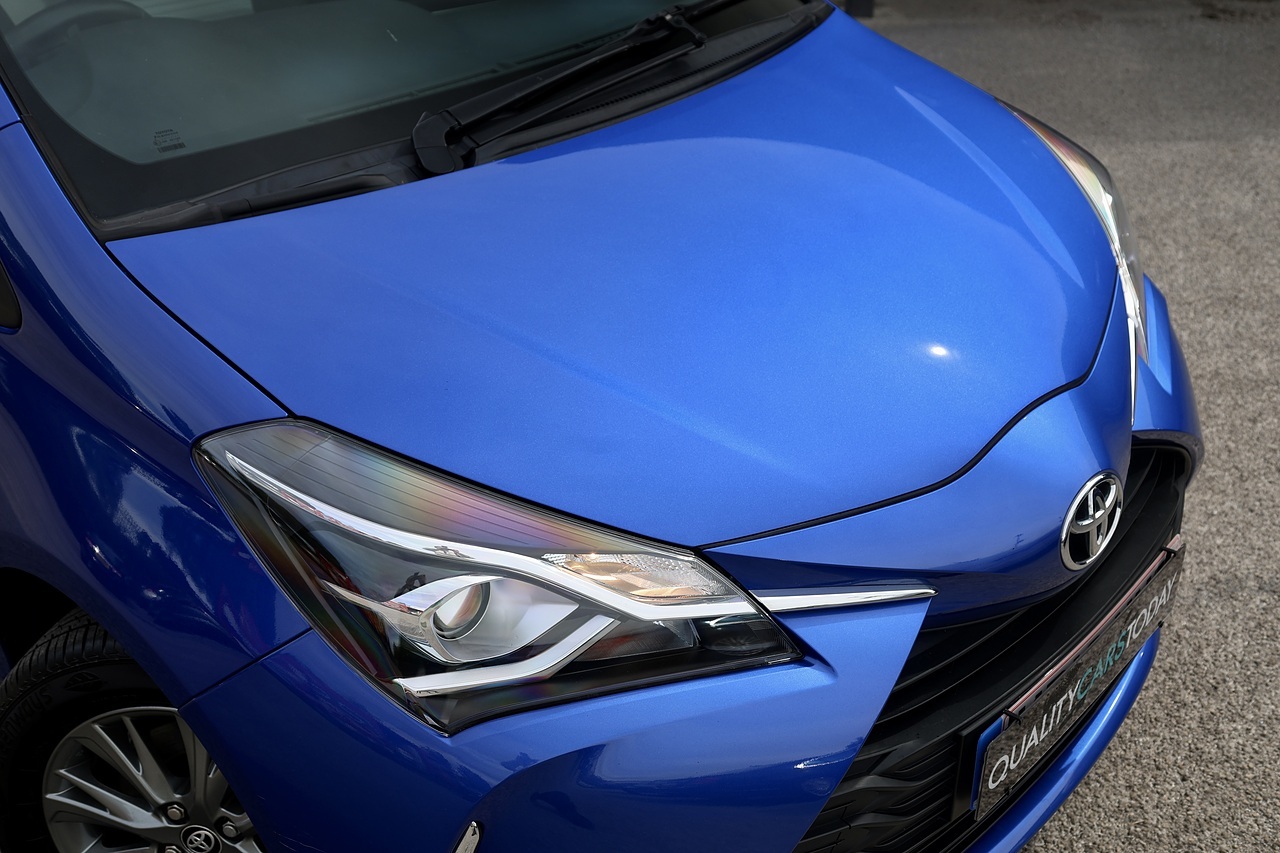 Toyota Yaris 1.5 Icon 1 Former Keeper + 18k Miles + Outstanding - Large 11
