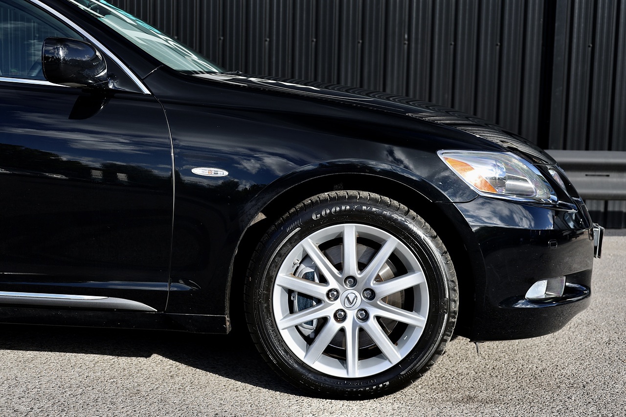 Lexus GS 300 SE 1 Former Keeper + 16 Lexus Main Dealer Services + Previously Sold by Ourselves - Large 23