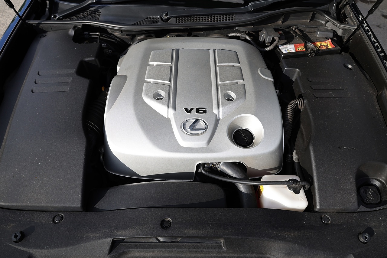 Lexus GS 300 SE 1 Former Keeper + 16 Lexus Main Dealer Services + Previously Sold by Ourselves - Large 27