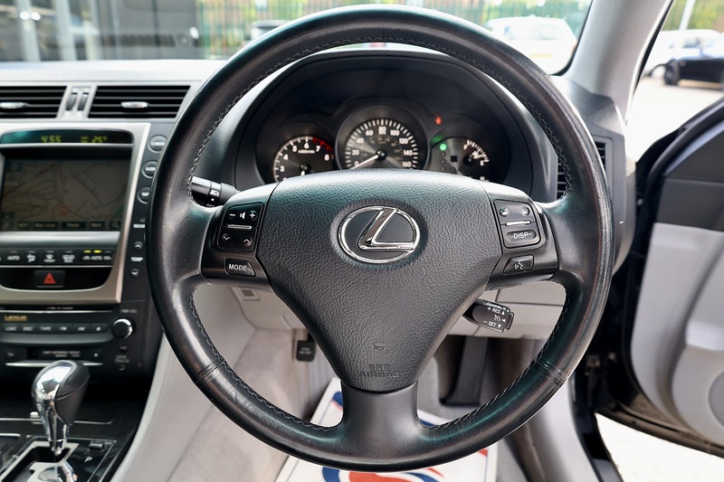 Lexus GS 300 SE 1 Former Keeper + 16 Lexus Main Dealer Services + Previously Sold by Ourselves Image 32