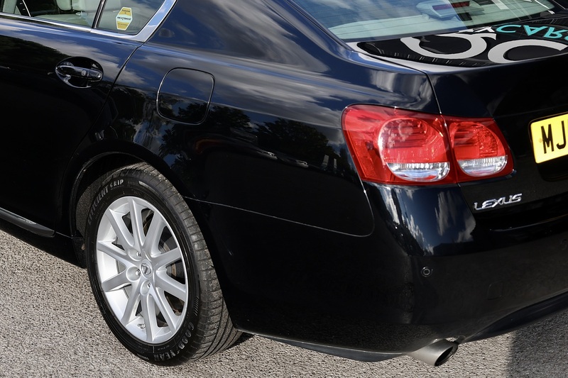 Lexus GS 300 SE 1 Former Keeper + 16 Lexus Main Dealer Services + Previously Sold by Ourselves Image 36