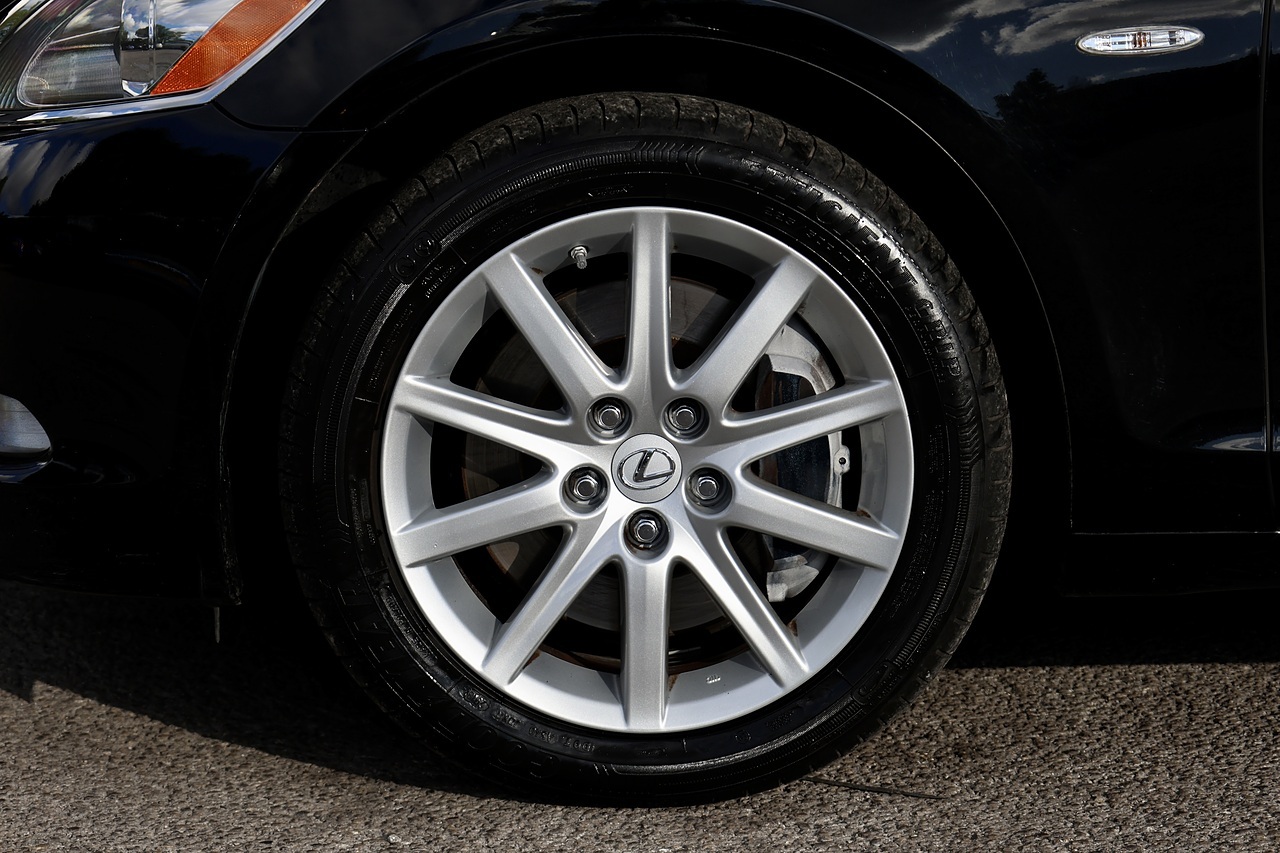 Lexus GS 300 SE 1 Former Keeper + 16 Lexus Main Dealer Services + Previously Sold by Ourselves - Large 40