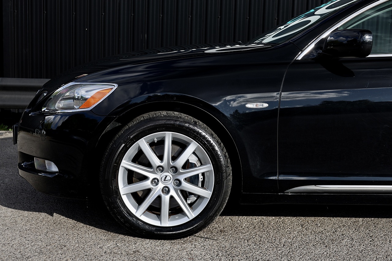 Lexus GS 300 SE 1 Former Keeper + 16 Lexus Main Dealer Services + Previously Sold by Ourselves - Large 34
