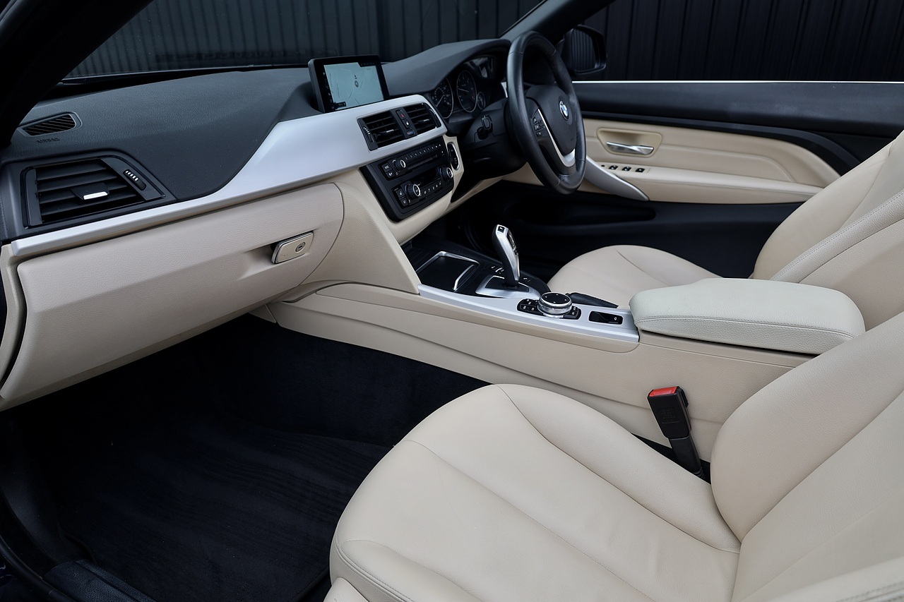 BMW 420d SE Convertible BMW Pro Nav + Euro 6 + £35 RFL - Large 2
