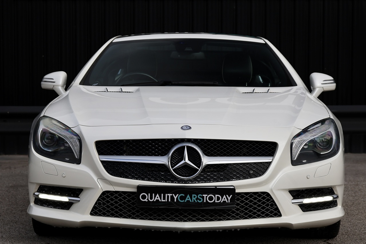 Mercedes-Benz SL 350 AMG Sport Pack Full Mercedes Main Dealer History + Pano Roof + Reverse Cam - Large 3