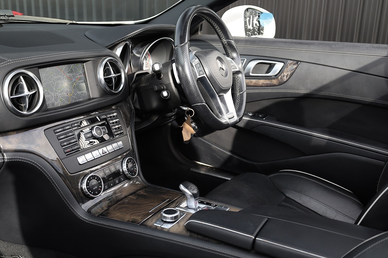 Mercedes-Benz SL 350 AMG Sport Pack Full Mercedes Main Dealer History + Pano Roof + Reverse Cam - Large 7
