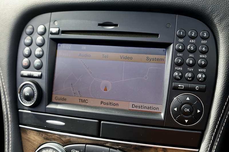Mercedes-Benz SL 350 2 Former Keepers + Full Service History + AMG Styling + Sport Pack + Pano Roof Image 7