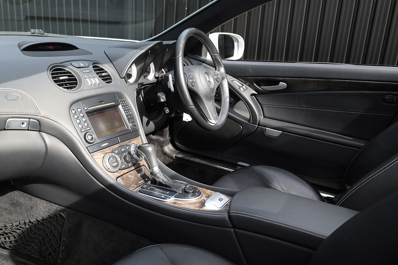 Mercedes-Benz SL 350 2 Former Keepers + Full Service History + AMG Styling + Sport Pack + Pano Roof - Large 2
