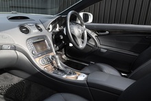 Mercedes-Benz SL 350 2 Former Keepers + Full Service History + AMG Styling + Sport Pack + Pano Roof - Thumb 2
