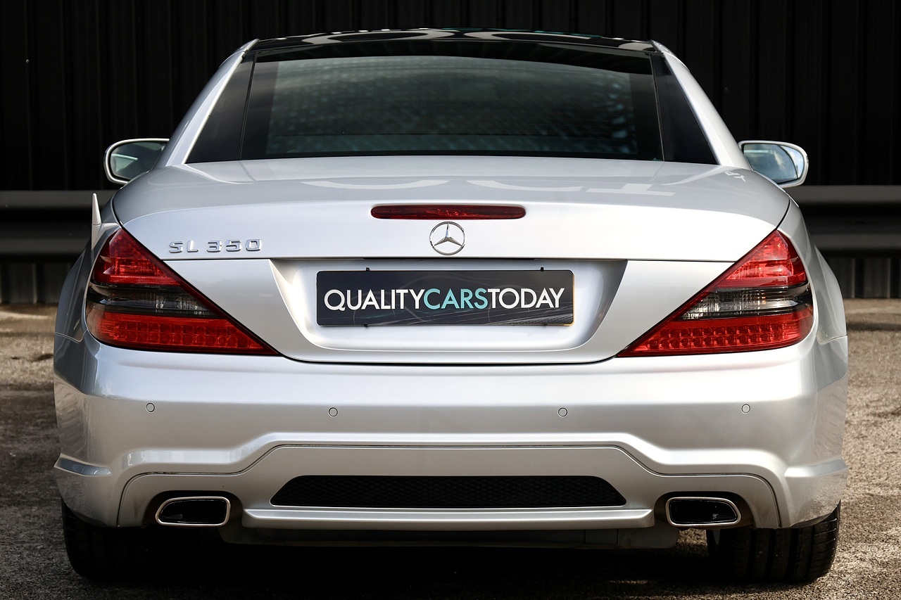 Mercedes-Benz SL 350 2 Former Keepers + Full Service History + AMG Styling + Sport Pack + Pano Roof - Large 4