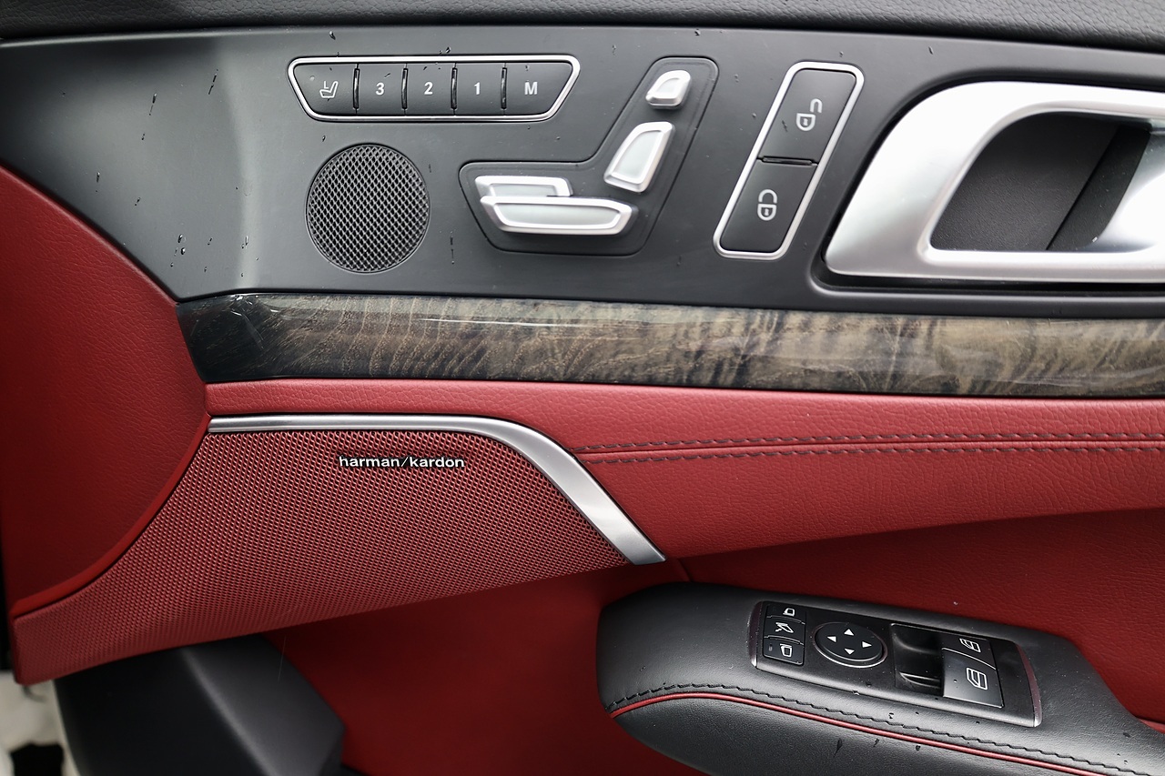 Mercedes-Benz SL 400 AMG Sport 1 Lady Owner + Pano Roof + Harmon Kardon + AirScarf - Large 8