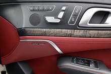 Mercedes-Benz SL 400 AMG Sport 1 Lady Owner + Pano Roof + Harmon Kardon + AirScarf - Thumb 8