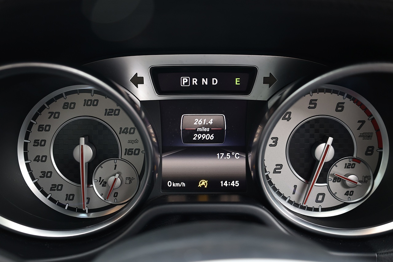 Mercedes-Benz SL 400 AMG Sport 1 Lady Owner + Pano Roof + Harmon Kardon + AirScarf - Large 41