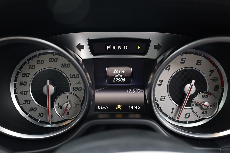 Mercedes-Benz SL 400 AMG Sport 1 Lady Owner + Pano Roof + Harmon Kardon + AirScarf Image 41