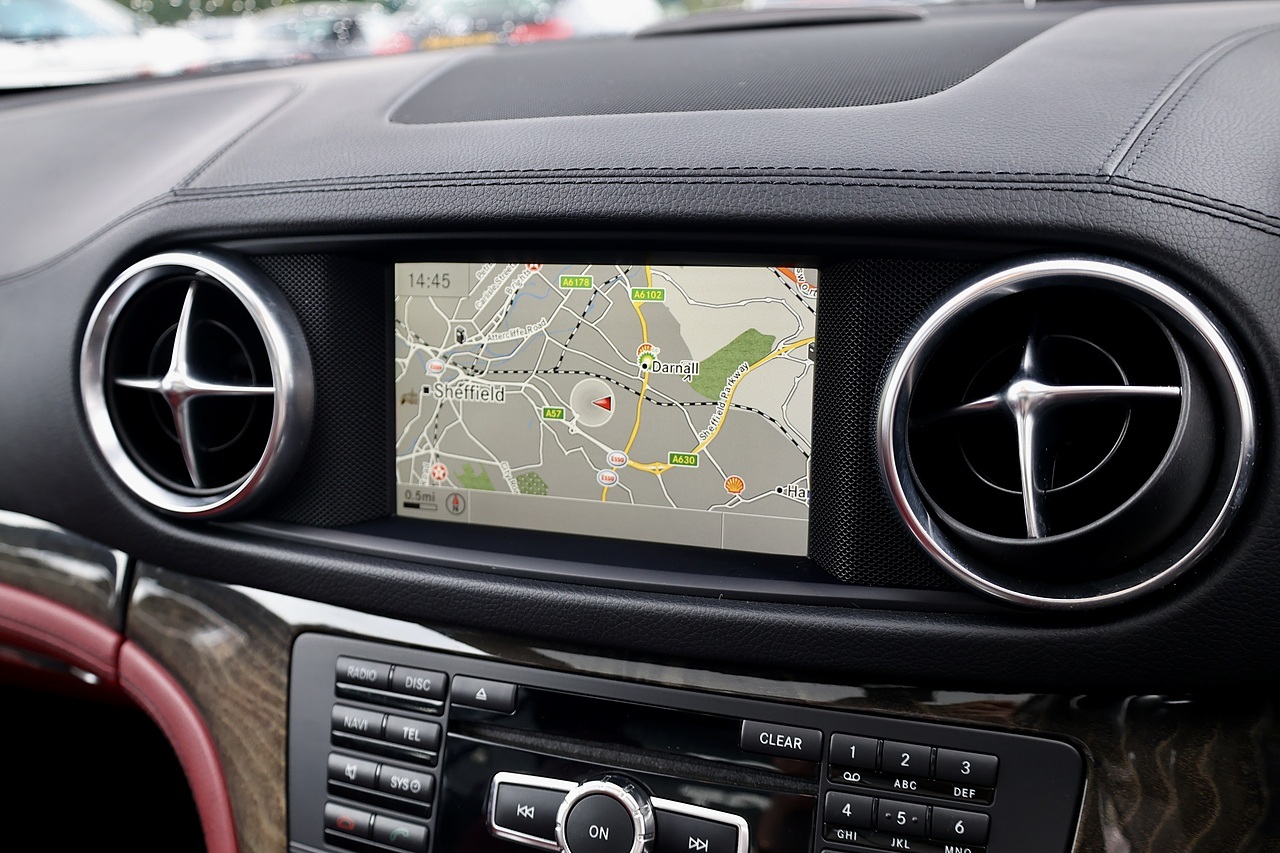 Mercedes-Benz SL 400 AMG Sport 1 Lady Owner + Pano Roof + Harmon Kardon + AirScarf - Large 15