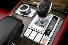 Mercedes-Benz SL 400 AMG Sport 1 Lady Owner + Pano Roof + Harmon Kardon + AirScarf - Thumb 17