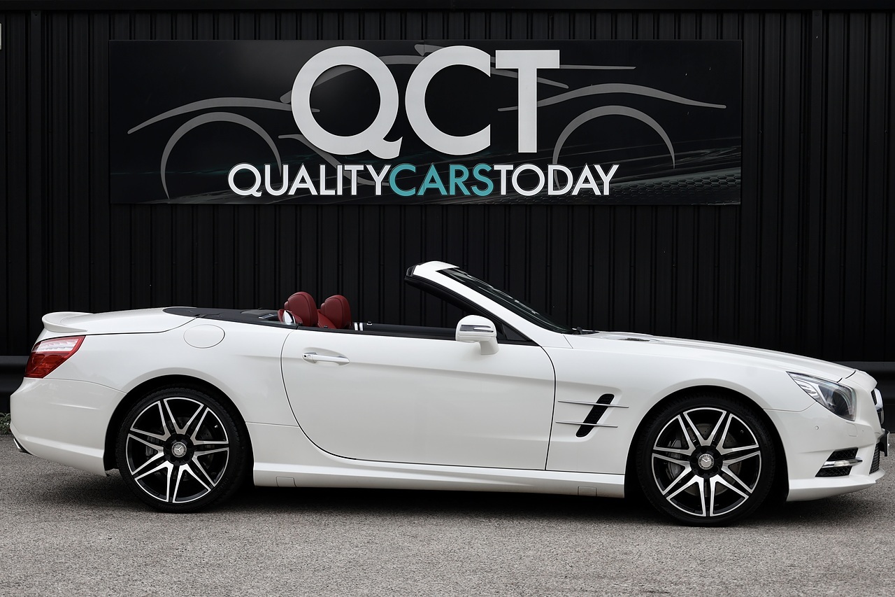 Mercedes-Benz SL 400 AMG Sport 1 Lady Owner + Pano Roof + Harmon Kardon + AirScarf - Large 5
