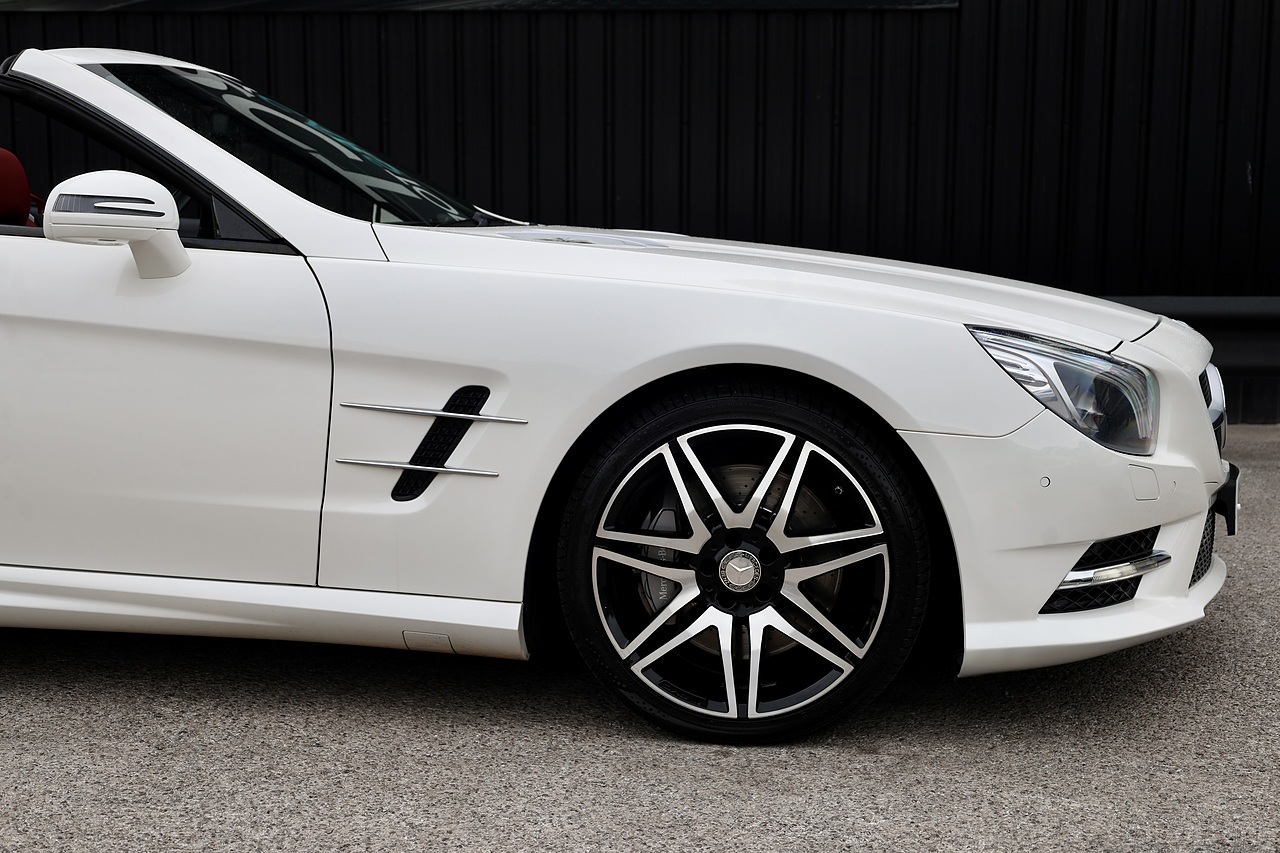 Mercedes-Benz SL 400 AMG Sport 1 Lady Owner + Pano Roof + Harmon Kardon + AirScarf - Large 20