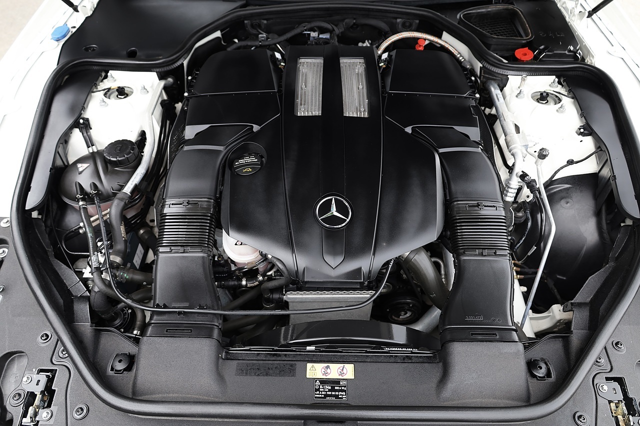 Mercedes-Benz SL 400 AMG Sport 1 Lady Owner + Pano Roof + Harmon Kardon + AirScarf - Large 23