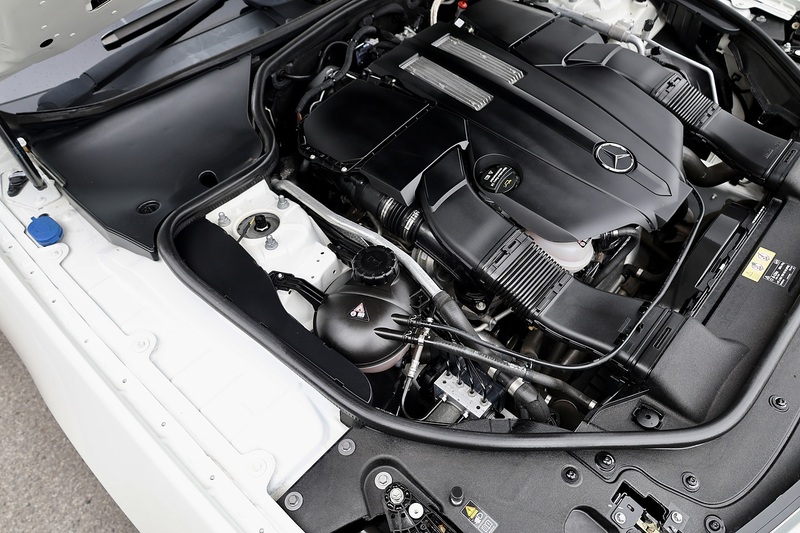 Mercedes-Benz SL 400 AMG Sport 1 Lady Owner + Pano Roof + Harmon Kardon + AirScarf Image 24
