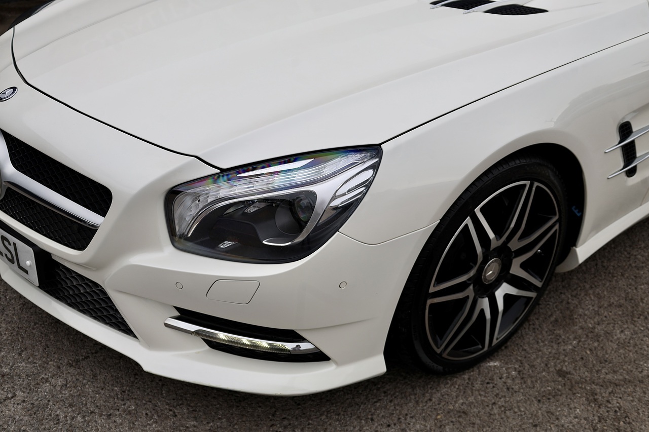 Mercedes-Benz SL 400 AMG Sport 1 Lady Owner + Pano Roof + Harmon Kardon + AirScarf - Large 28