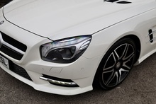 Mercedes-Benz SL 400 AMG Sport 1 Lady Owner + Pano Roof + Harmon Kardon + AirScarf - Thumb 28