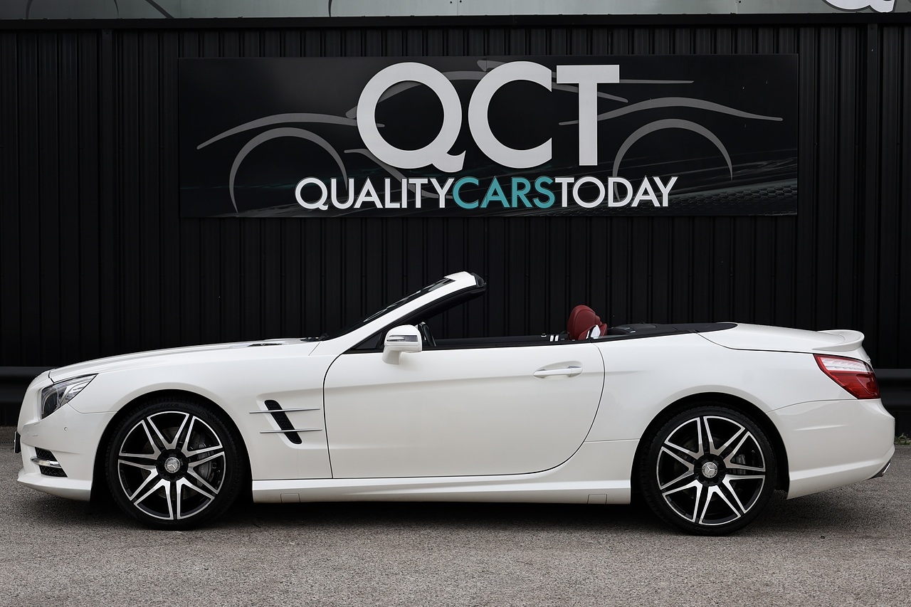 Mercedes-Benz SL 400 AMG Sport 1 Lady Owner + Pano Roof + Harmon Kardon + AirScarf - Large 1