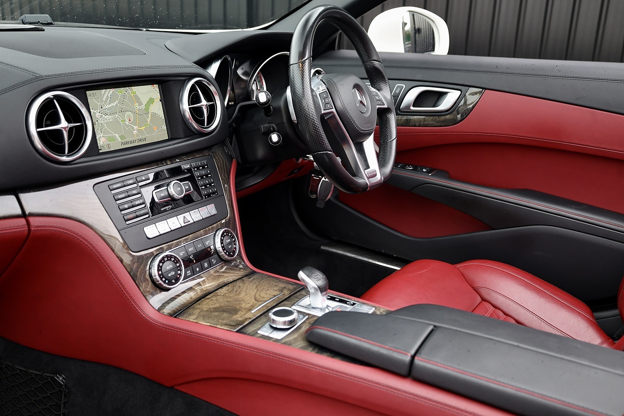 Mercedes-Benz SL 400 AMG Sport 1 Lady Owner + Pano Roof + Harmon Kardon + AirScarf - Large 9