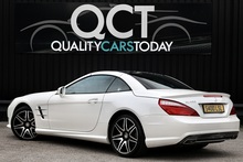 Mercedes-Benz SL 400 AMG Sport 1 Lady Owner + Pano Roof + Harmon Kardon + AirScarf - Thumb 13